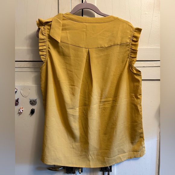 Gold blouse with tie and ruffles - Picture 2 of 5